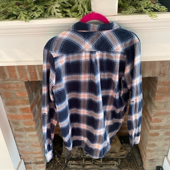 Abercrombie & Fitch Plaid Pearl‎ Snap Button Down Womens Shirt size XSMALL - Picture 3 of 6